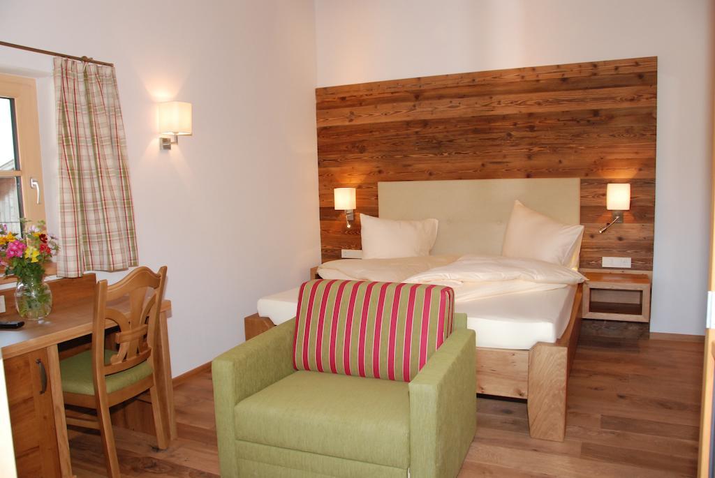 Hotel Gasthof Erbhof Anderlhof Leogang Zimmer foto