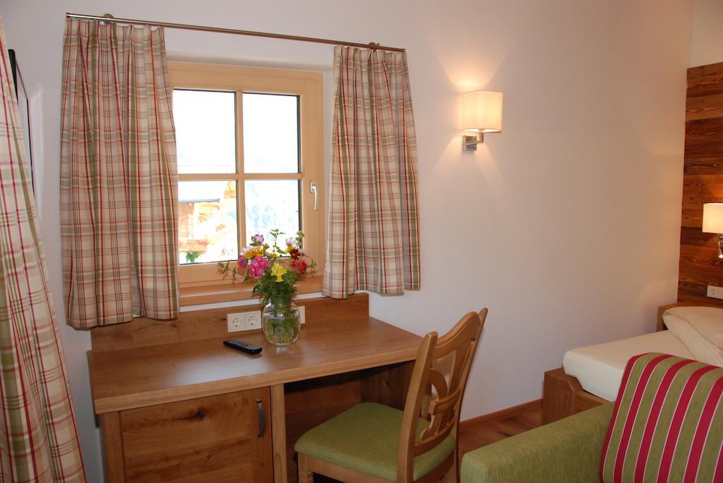 Hotel Gasthof Erbhof Anderlhof Leogang Zimmer foto